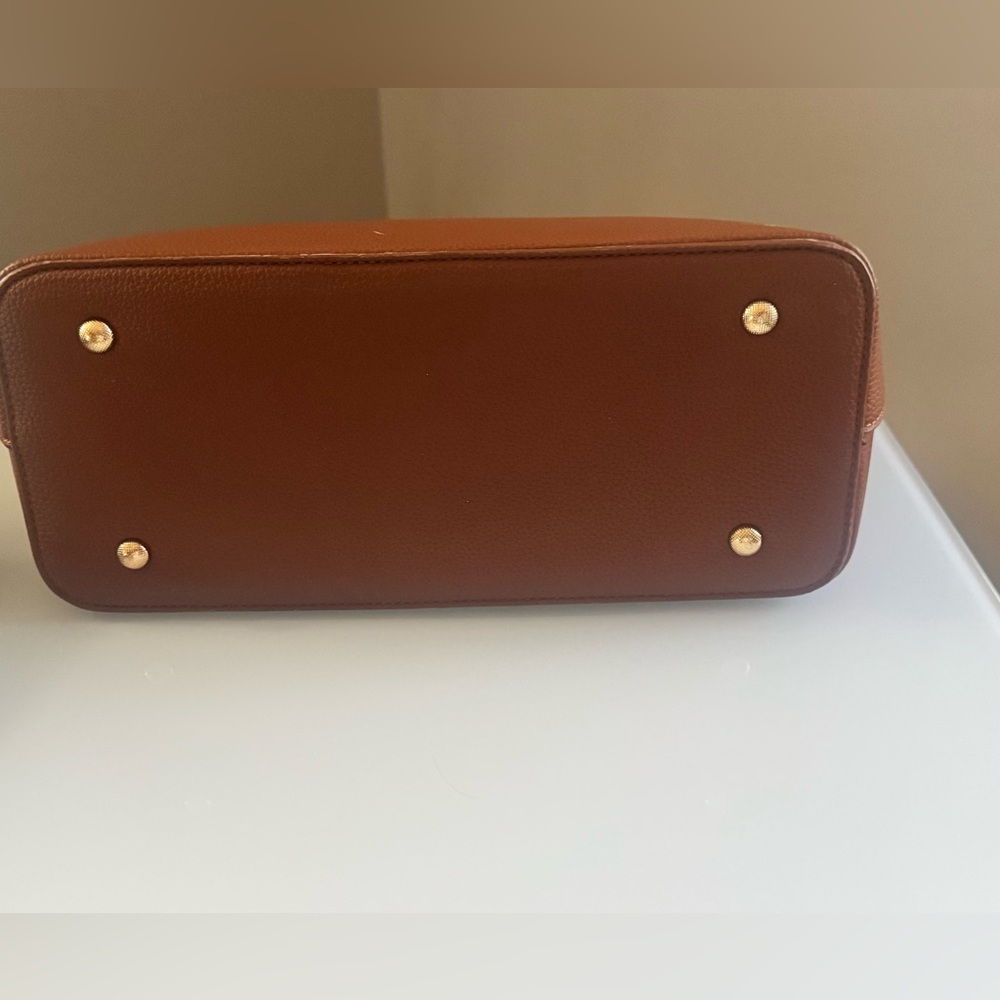 Ello Amira Leather Top-Handle vegan leather Tote with crossbody strap. - Picture 6 of 10